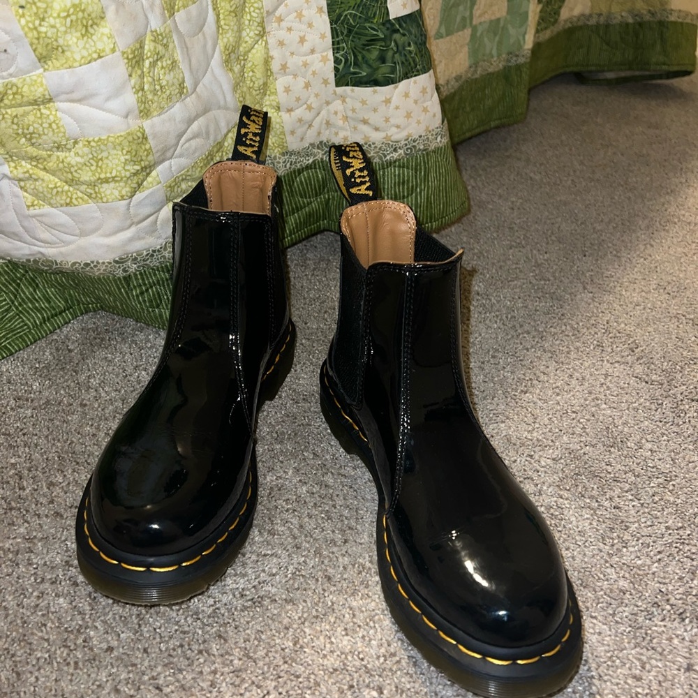 Dr Martens Chelsea boots